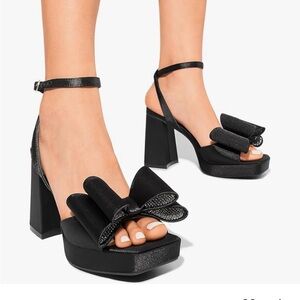 Dream Pairs / Black Satin Chunky Platform Heels